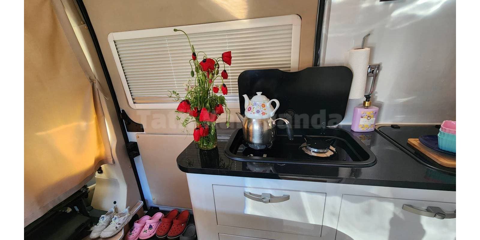 2024 yapımı 4 kişilik karavan kaskolu Kuşadasından kiralık - Görsel 11